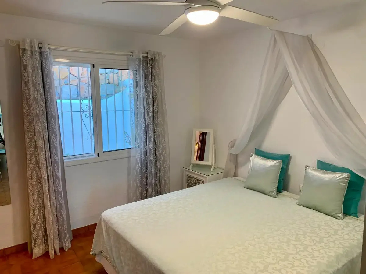 Lyxvilla med havsutsikt och ett sammanlagt boutique-B&B-företag till salu i Benalmadena (Costa del Sol).