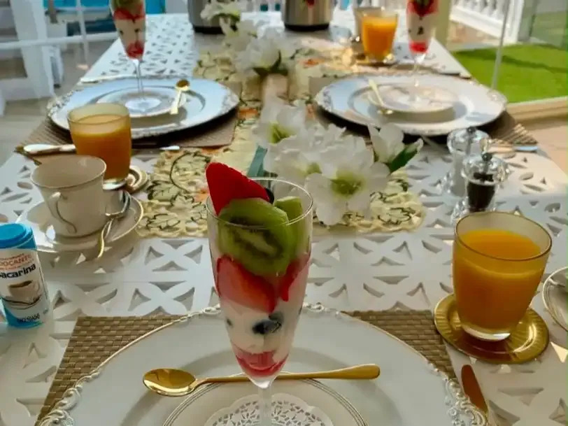 Lyxvilla med havsutsikt och ett sammanlagt boutique-B&B-företag till salu i Benalmadena (Costa del Sol).