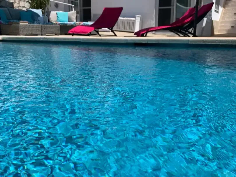 Lyxvilla med havsutsikt och ett sammanlagt boutique-B&B-företag till salu i Benalmadena (Costa del Sol).
