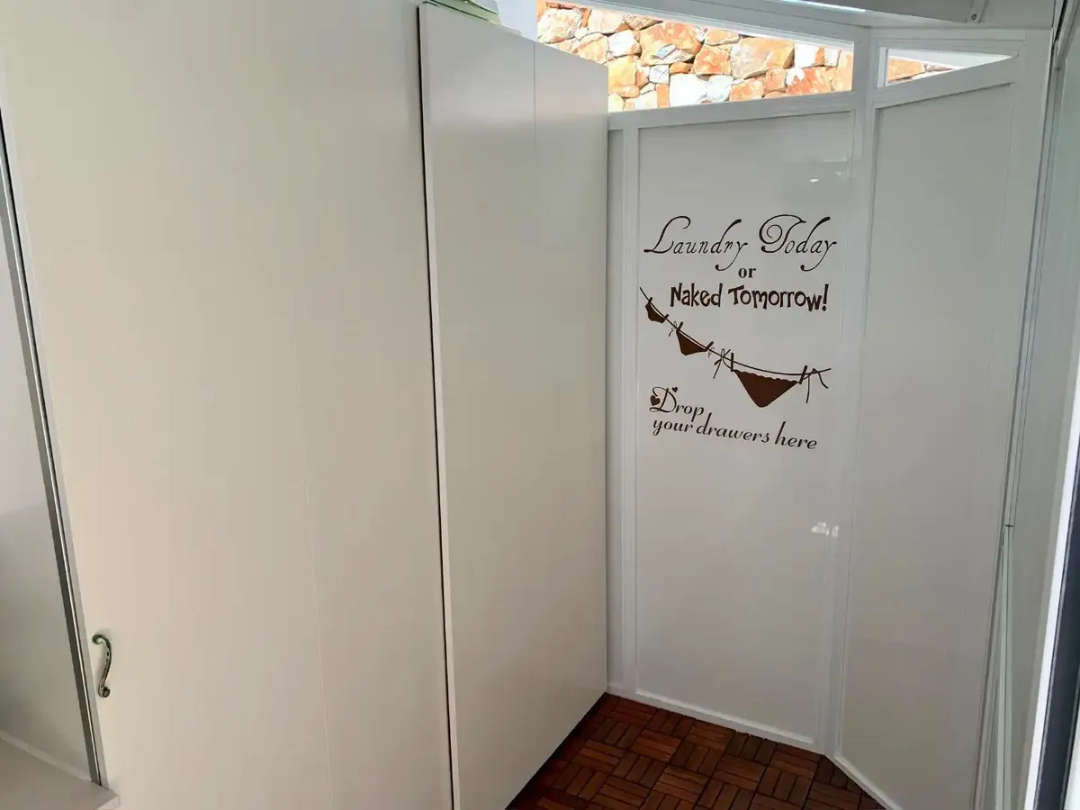 Lyxvilla med havsutsikt och ett sammanlagt boutique-B&B-företag till salu i Benalmadena (Costa del Sol).