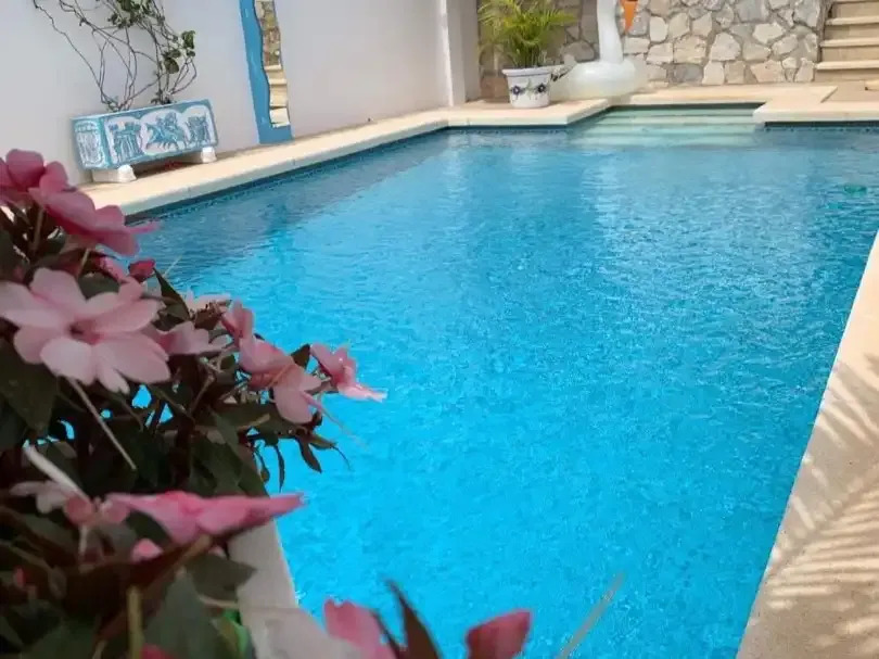 Lyxvilla med havsutsikt och ett sammanlagt boutique-B&B-företag till salu i Benalmadena (Costa del Sol).
