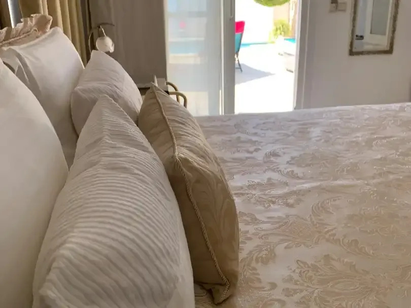 Lyxvilla med havsutsikt och ett sammanlagt boutique-B&B-företag till salu i Benalmadena (Costa del Sol).