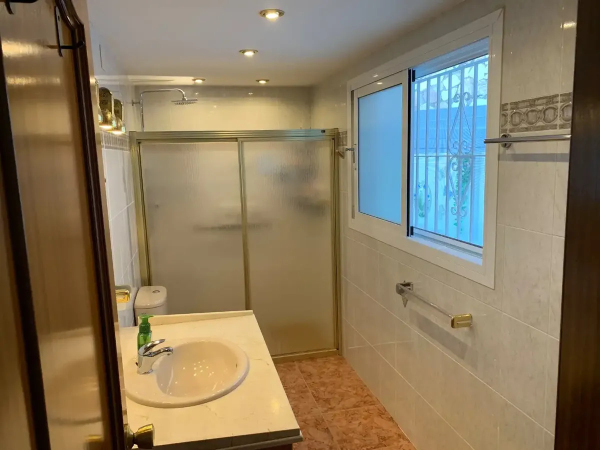 Lyxvilla med havsutsikt och ett sammanlagt boutique-B&B-företag till salu i Benalmadena (Costa del Sol).