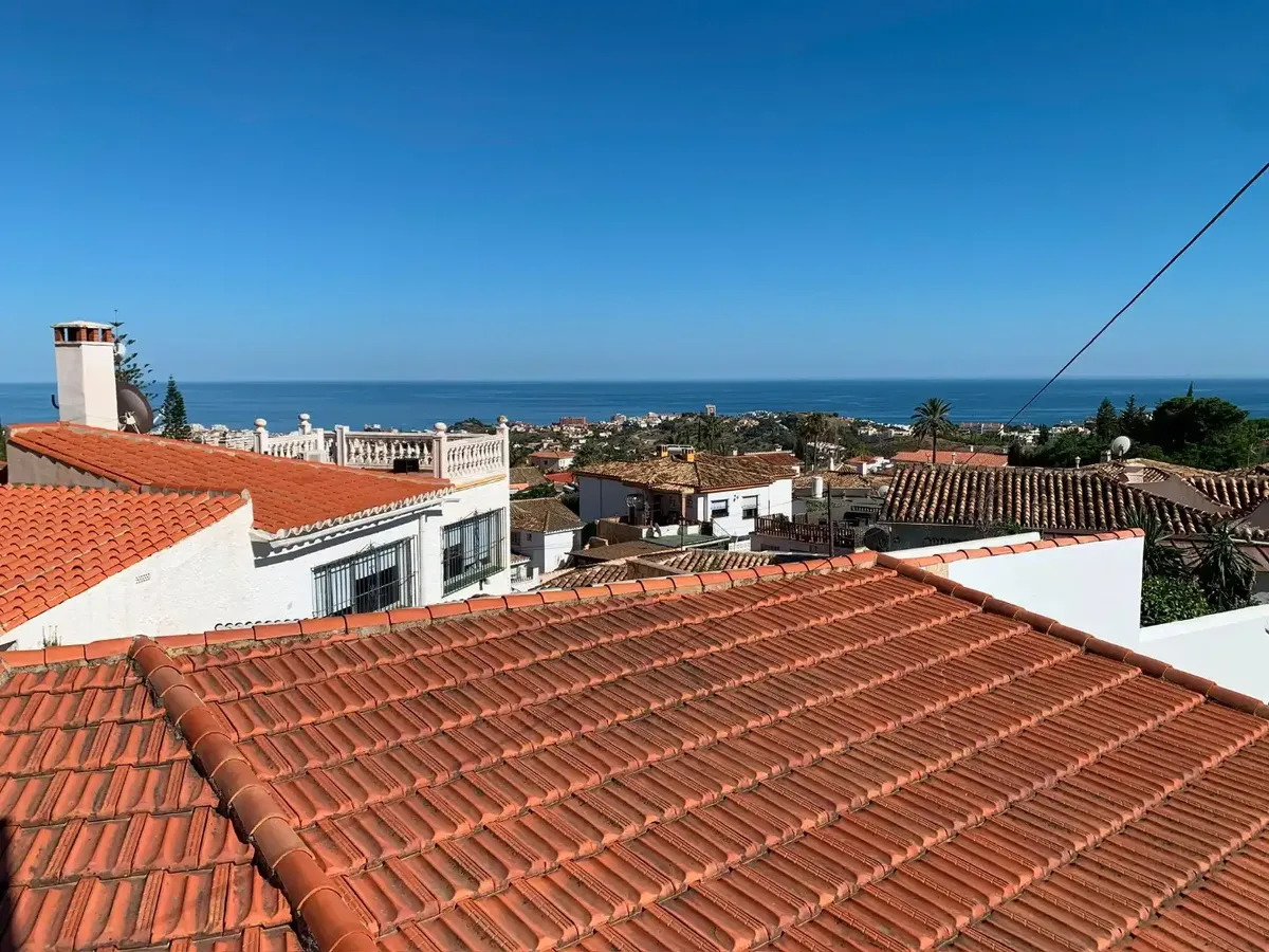 Lyxvilla med havsutsikt och ett sammanlagt boutique-B&B-företag till salu i Benalmadena (Costa del Sol).