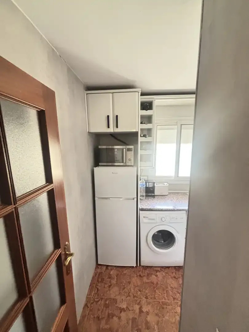Media  Temporada . Se alquila de 12.10.26-30.6.27  bonito apartamento en el centro de Torremolinos