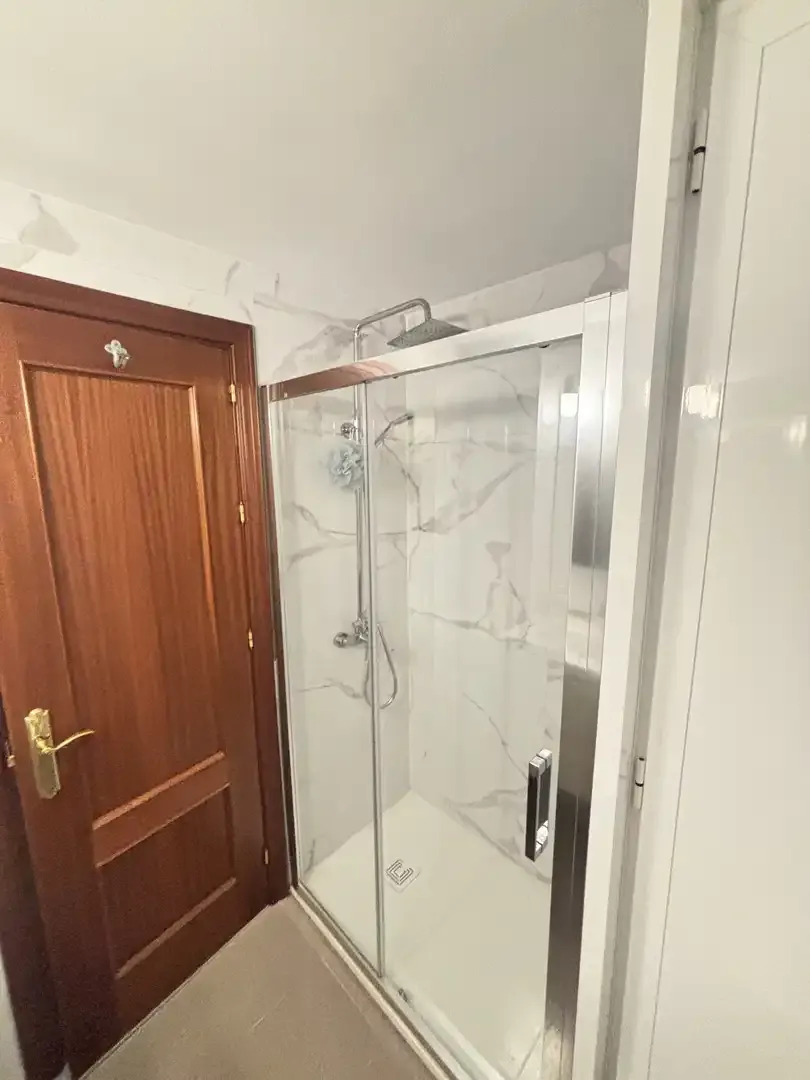 Media  Temporada . Se alquila de 12.10.26-30.6.27  bonito apartamento en el centro de Torremolinos