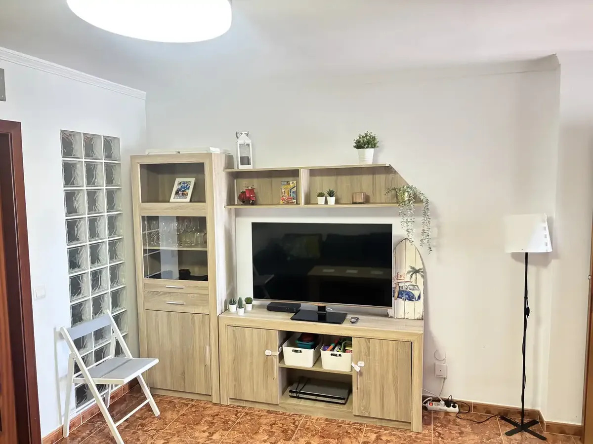 Media  Temporada . Se alquila de 12.10.26-30.6.27  bonito apartamento en el centro de Torremolinos
