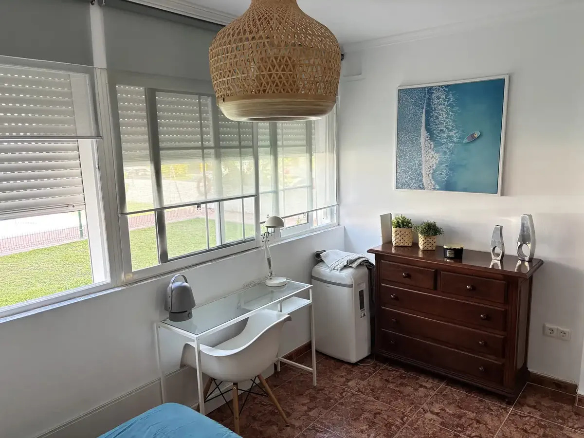 Media  Temporada . Se alquila de 12.10.26-30.6.27  bonito apartamento en el centro de Torremolinos