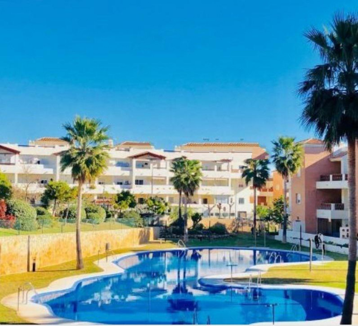 Media Temporada . Se alquila  desde 1.10.26-31.5. 27 bonito apartamento en zona Arenal (Benalmádena )