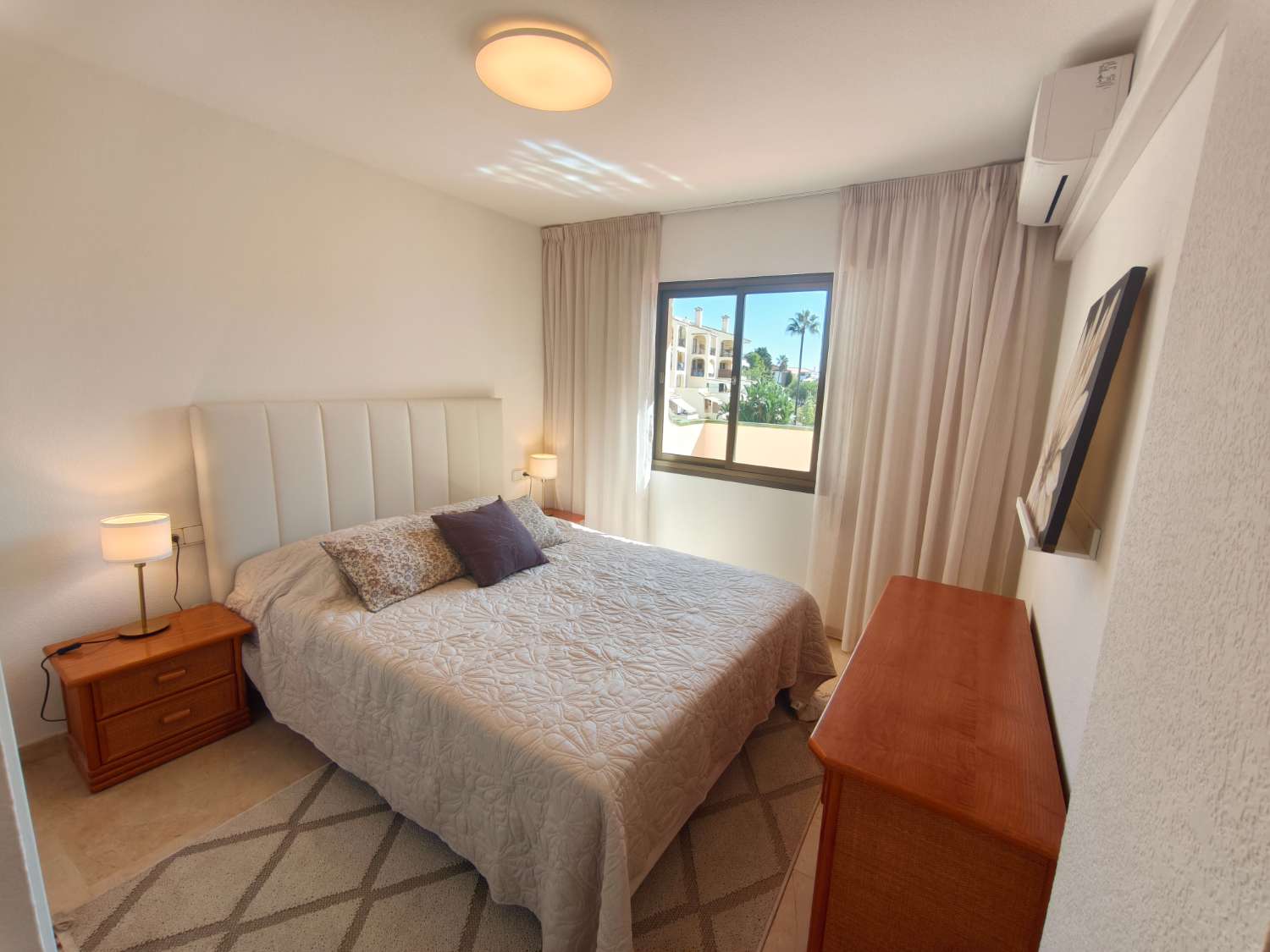 Larga temporada . Se alquila magnifico apartamento con vistas al mar en Riviera del  Sol (Mijas)