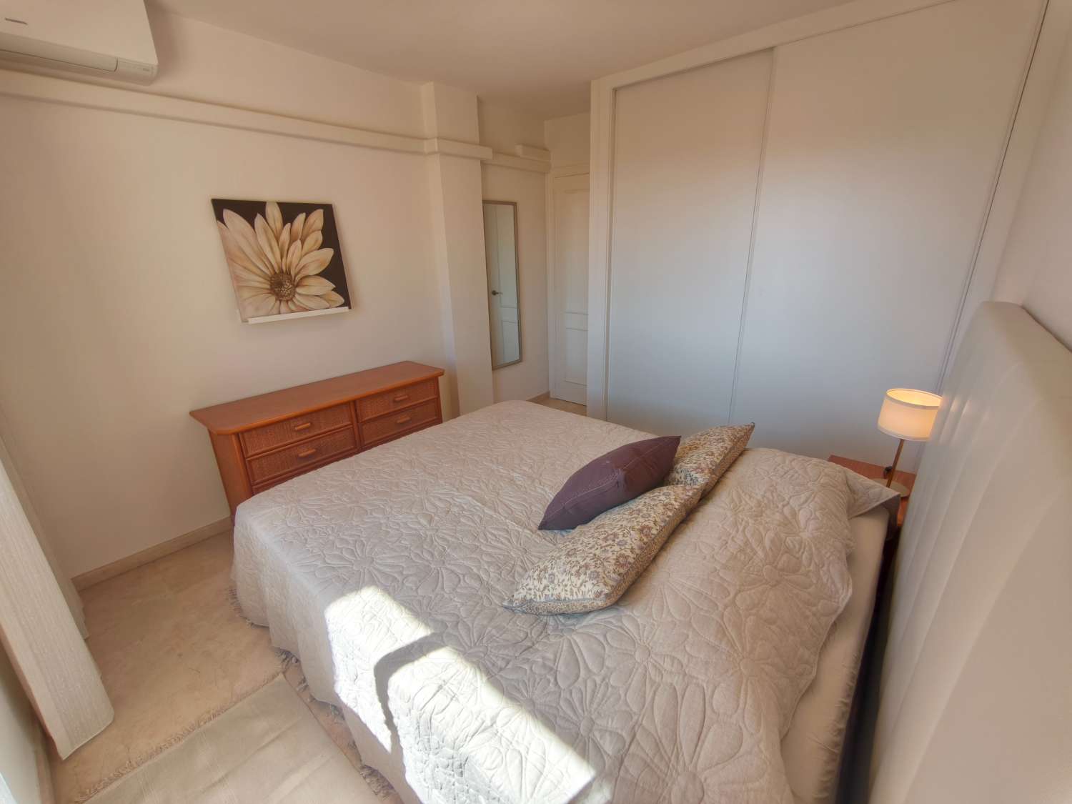 Larga temporada . Se alquila magnifico apartamento con vistas al mar en Riviera del  Sol (Mijas)