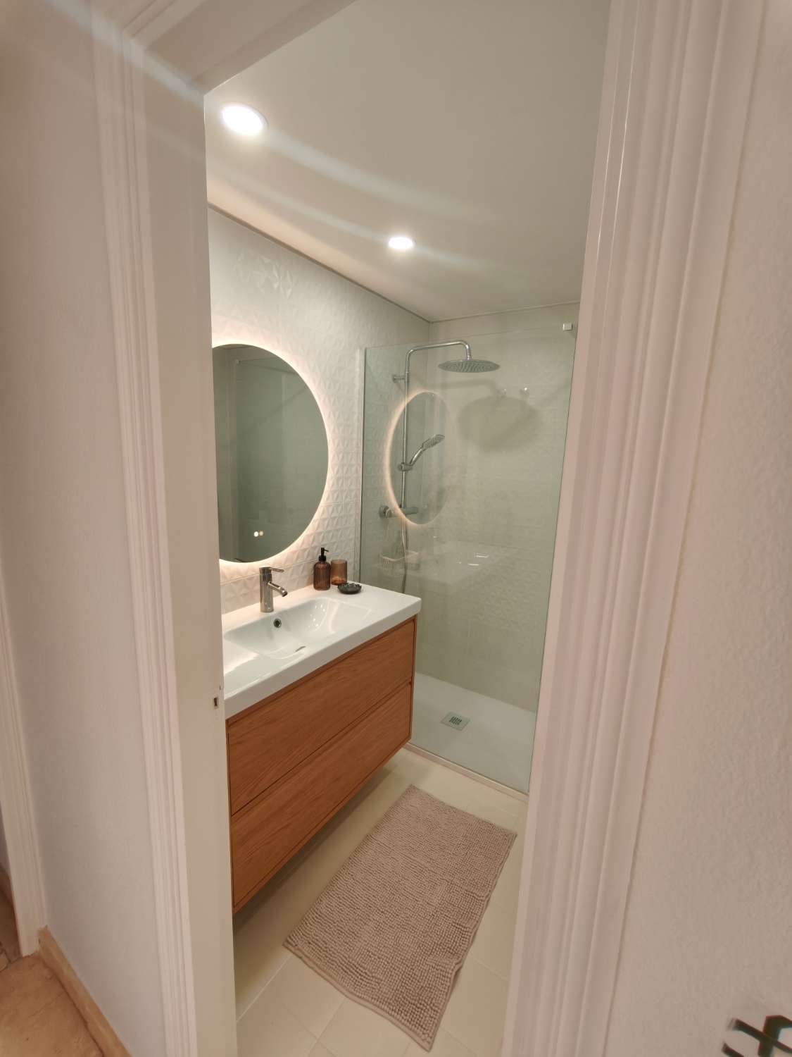 Larga temporada . Se alquila magnifico apartamento con vistas al mar en Riviera del  Sol (Mijas)