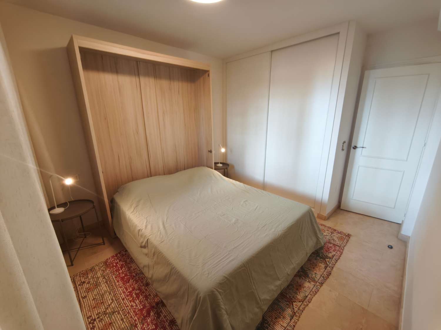 Larga temporada . Se alquila magnifico apartamento con vistas al mar en Riviera del  Sol (Mijas)