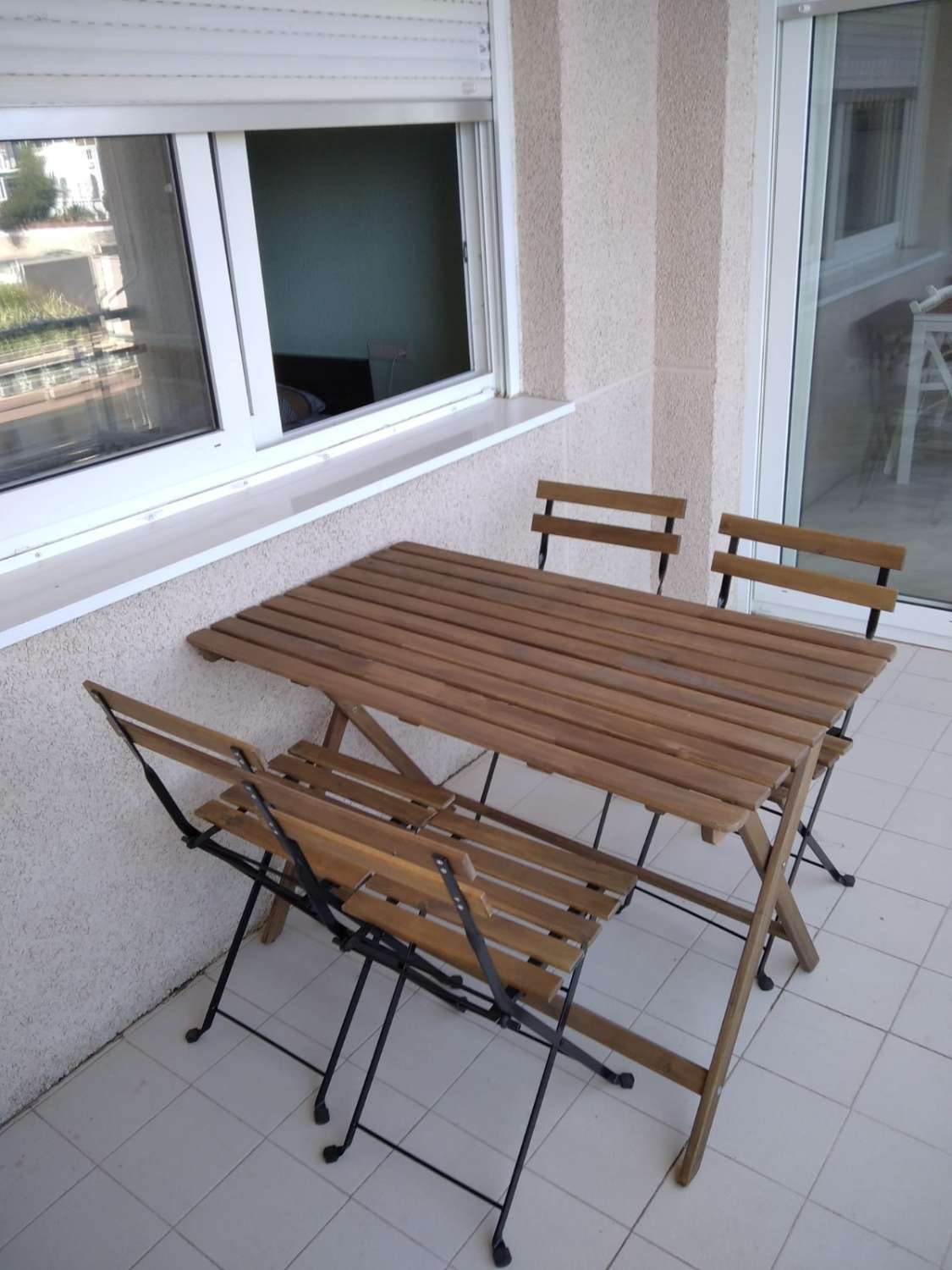 Larga Temporada . Se alquila bonito apartamento con vistas al mar en 2ª línea de playa en Benalmádena