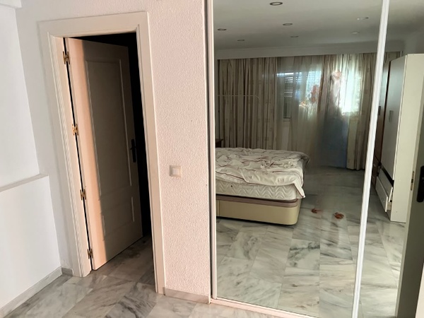 Media temporada SE ALQUILA desde Ahora  máximo 11 meses bonito apartamento con vistas al mar EN 1ª LINEA DE PLAYA EN BENALMADENA
