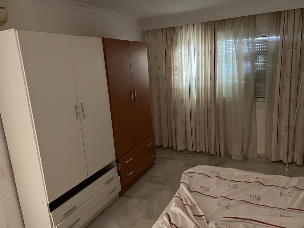 Media temporada SE ALQUILA desde Ahora  máximo 11 meses bonito apartamento con vistas al mar EN 1ª LINEA DE PLAYA EN BENALMADENA