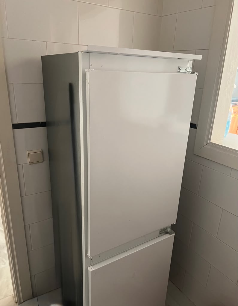 Media temporada SE ALQUILA desde Ahora  máximo 11 meses bonito apartamento con vistas al mar EN 1ª LINEA DE PLAYA EN BENALMADENA
